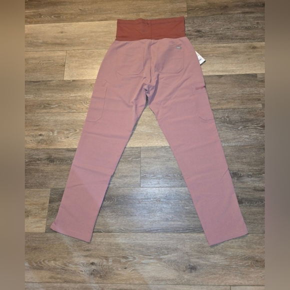 FIGS Women's Small Yola Maternity 2.0 Petite Scrub Pants New w/ Tags! - Picture 2 of 4